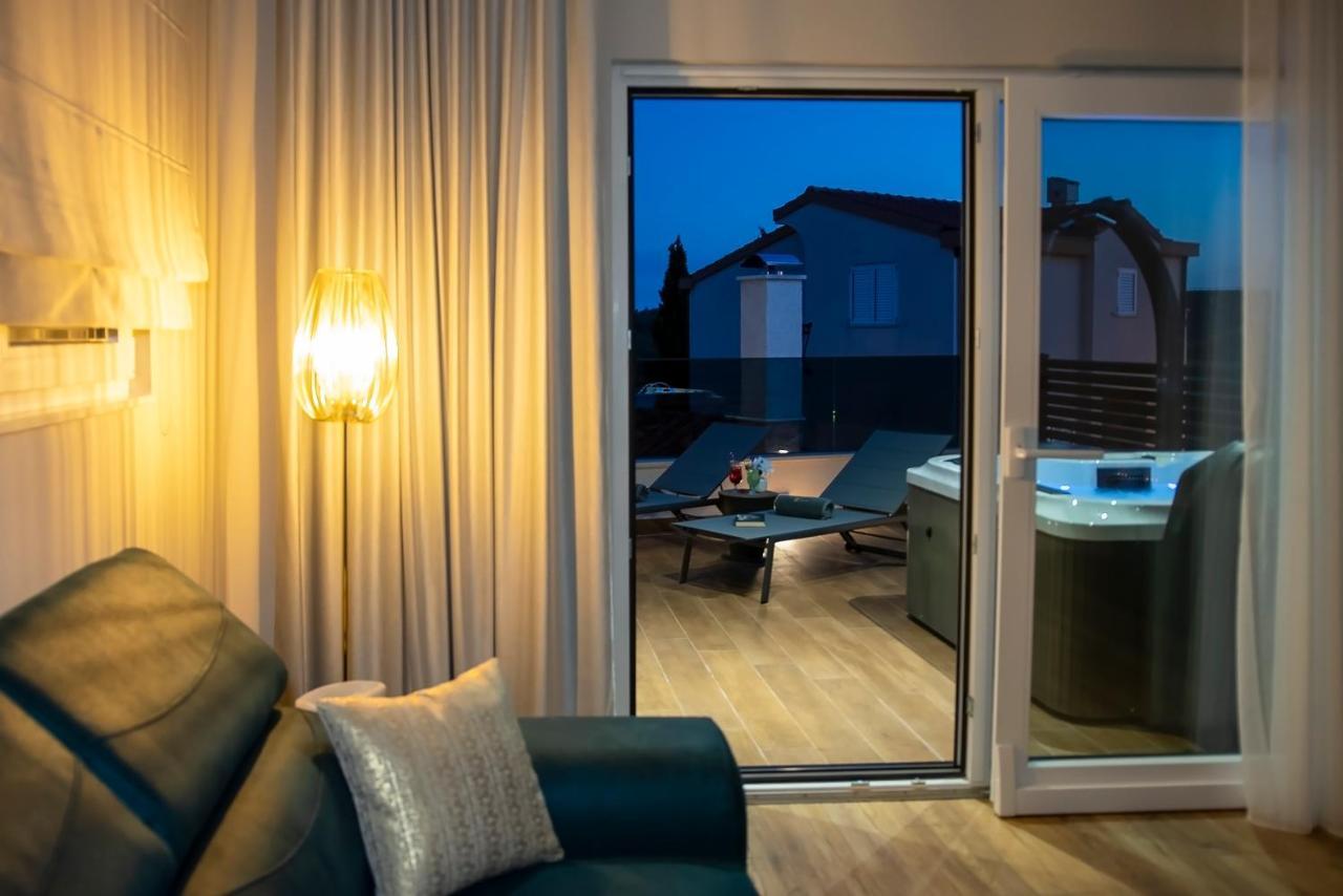 Luxury Apartment Vista Del Sole 希贝尼克 外观 照片