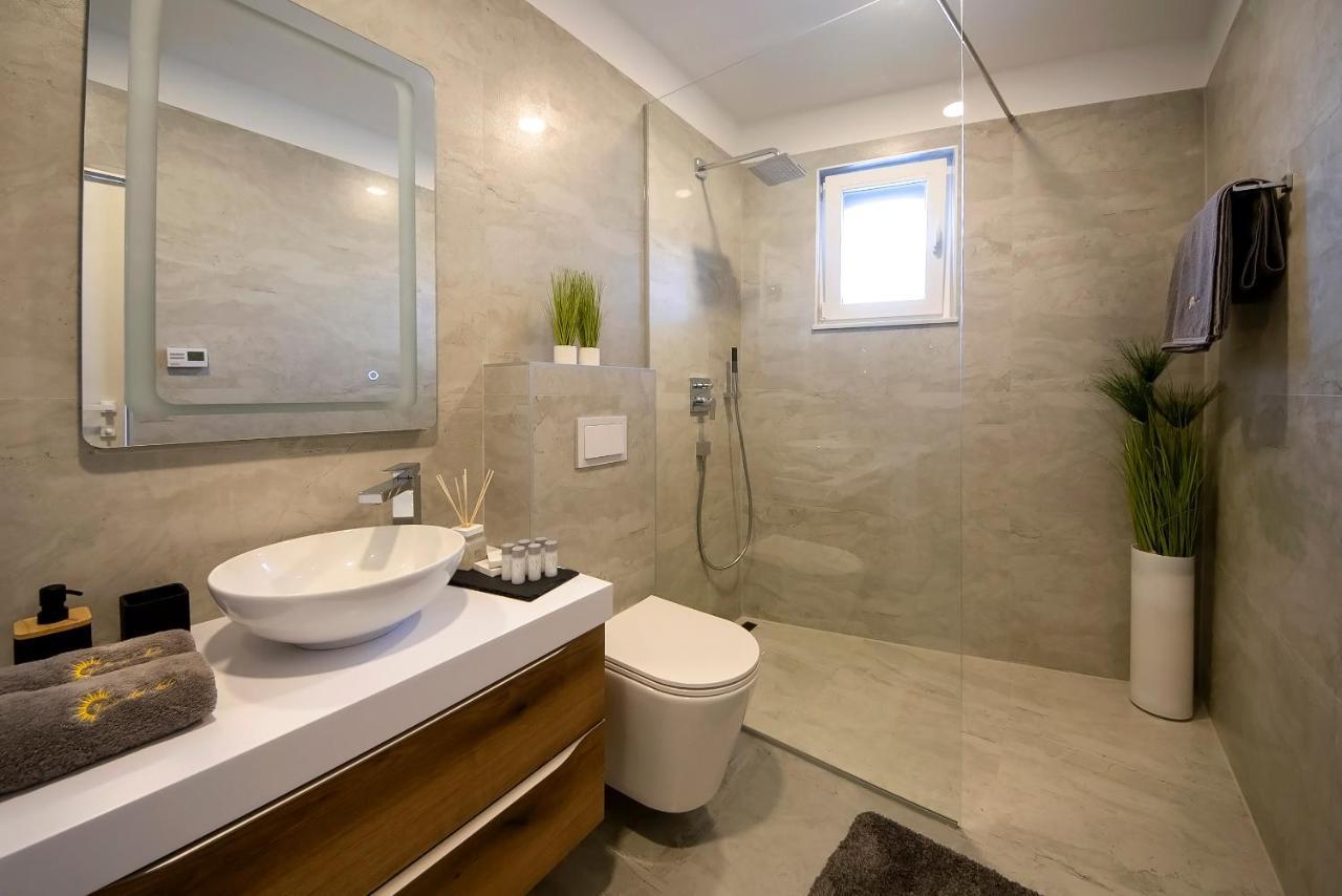 Luxury Apartment Vista Del Sole 希贝尼克 外观 照片