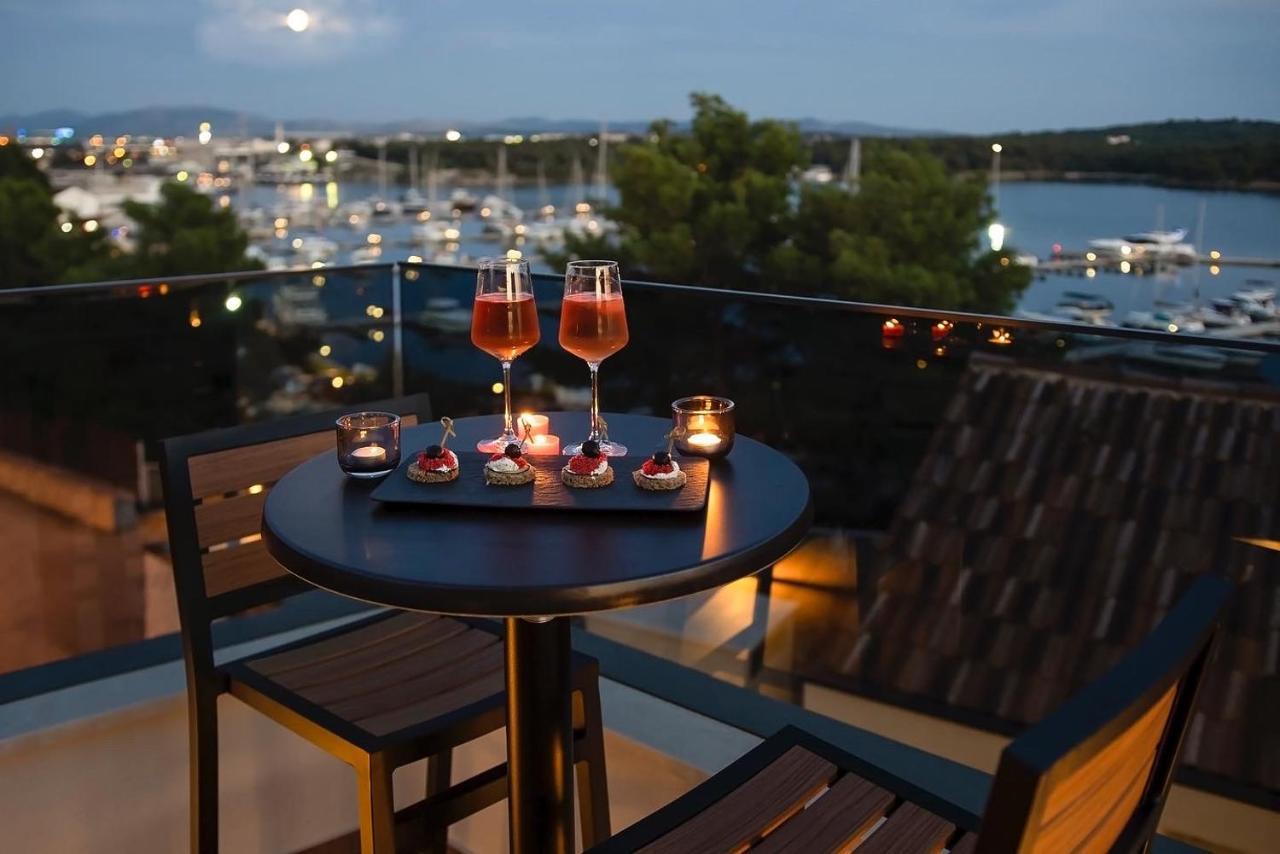 Luxury Apartment Vista Del Sole 希贝尼克 外观 照片